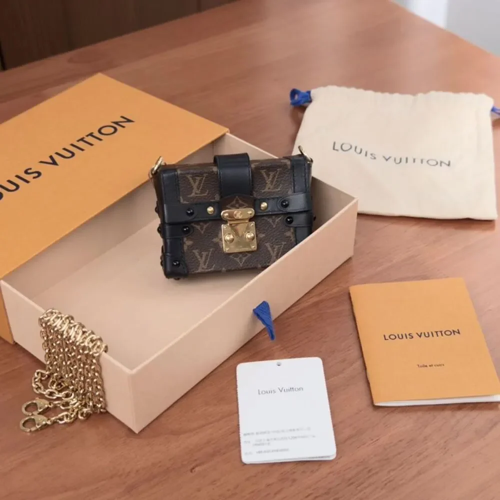 Louis Vuitton Women Pre-Loved Bag Very Good Condition